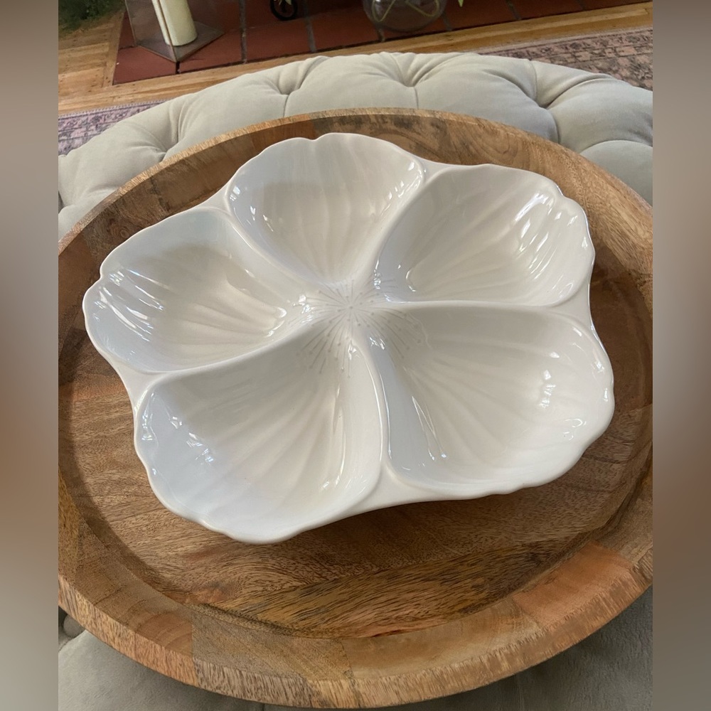 Hibiscus Divided Serving Tray